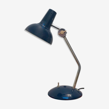 Articulated desk lamp