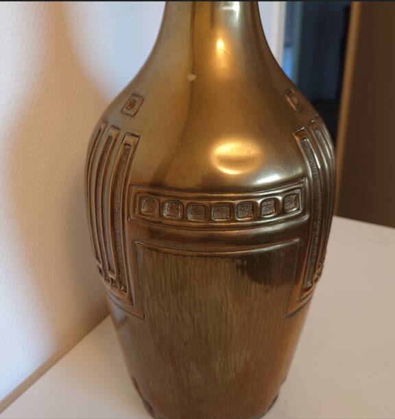 Large brass vase – sculptural piece – geometric decoration – 64.5 cm