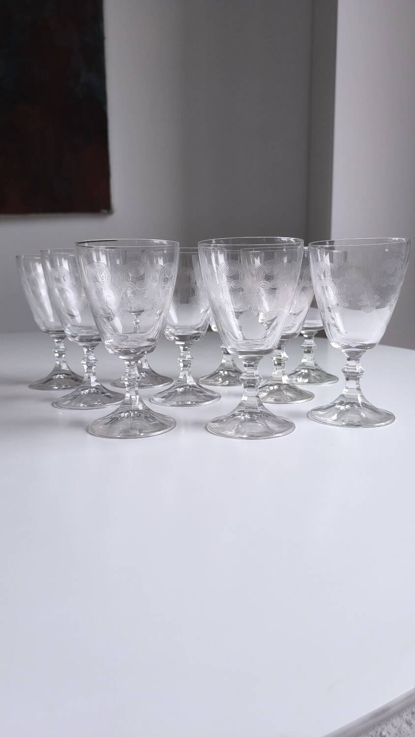 Set de 10 verres à vin en verre ciselé