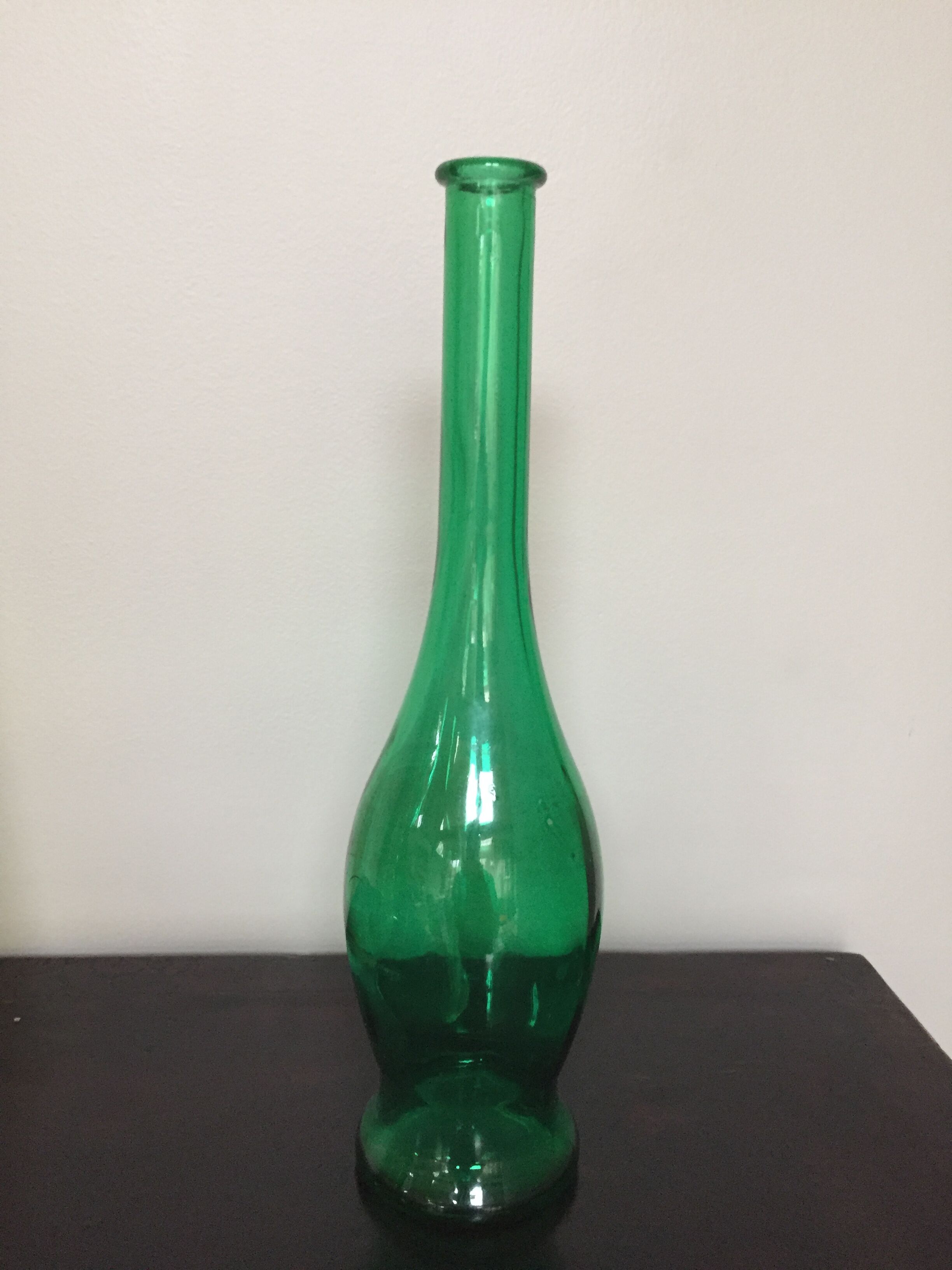 Series of 3 green and yellow glass vases
