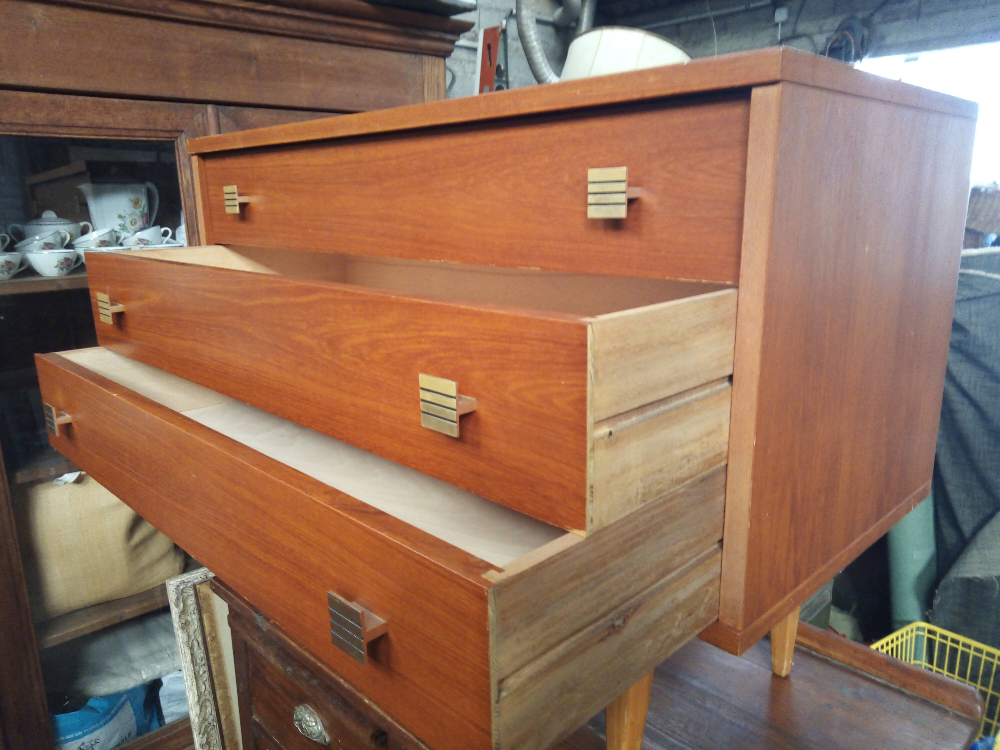 Commode années 60 pieds compas