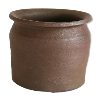 Earthen pot