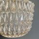 Suspension globe vintage en verre moulé transparent
