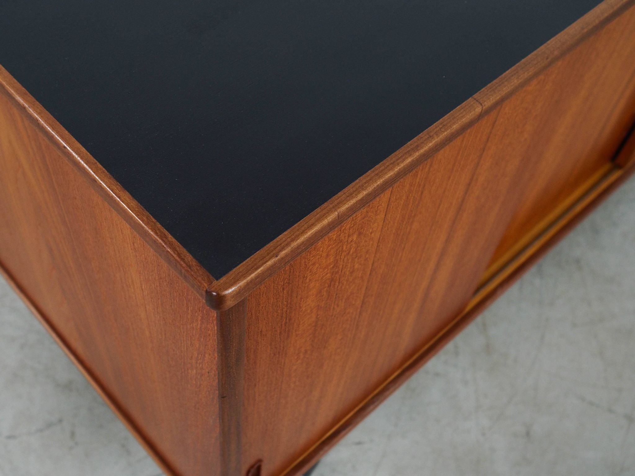 Commode, design danois, années 1970, fabriquée au Danemark