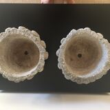 2 old decorative pots