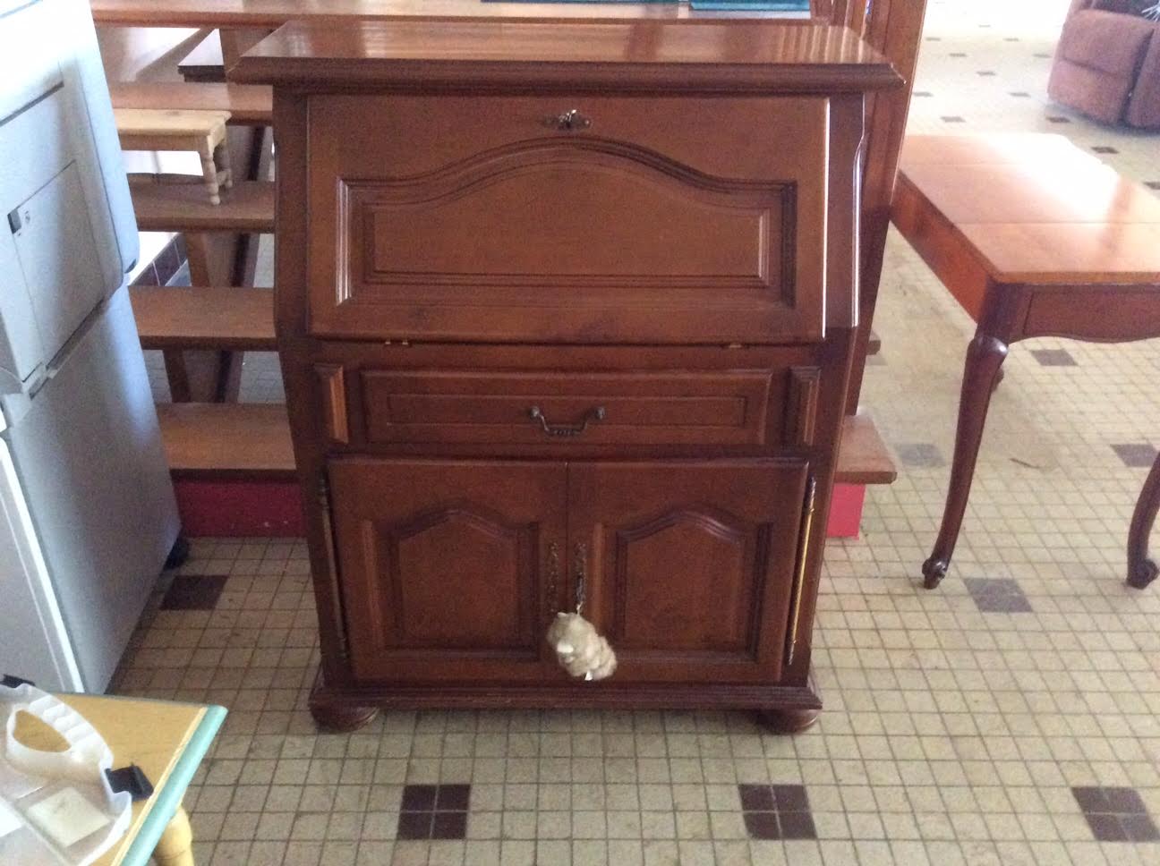 Vertical cherry secretary