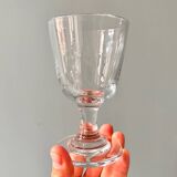 Série de 6 verres à pied anciens dépareillés