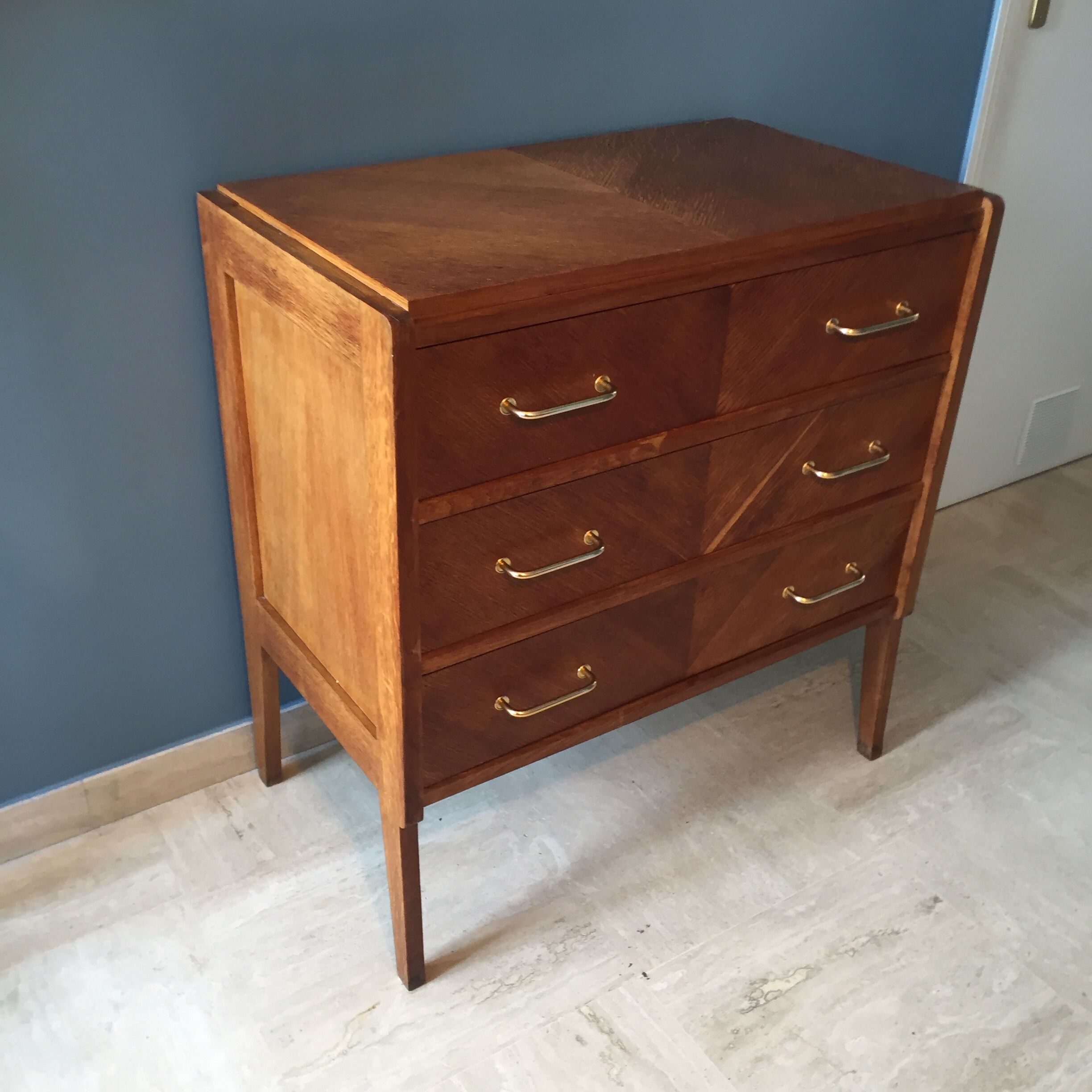 Vintage 1950's chest of drawers in golden oak