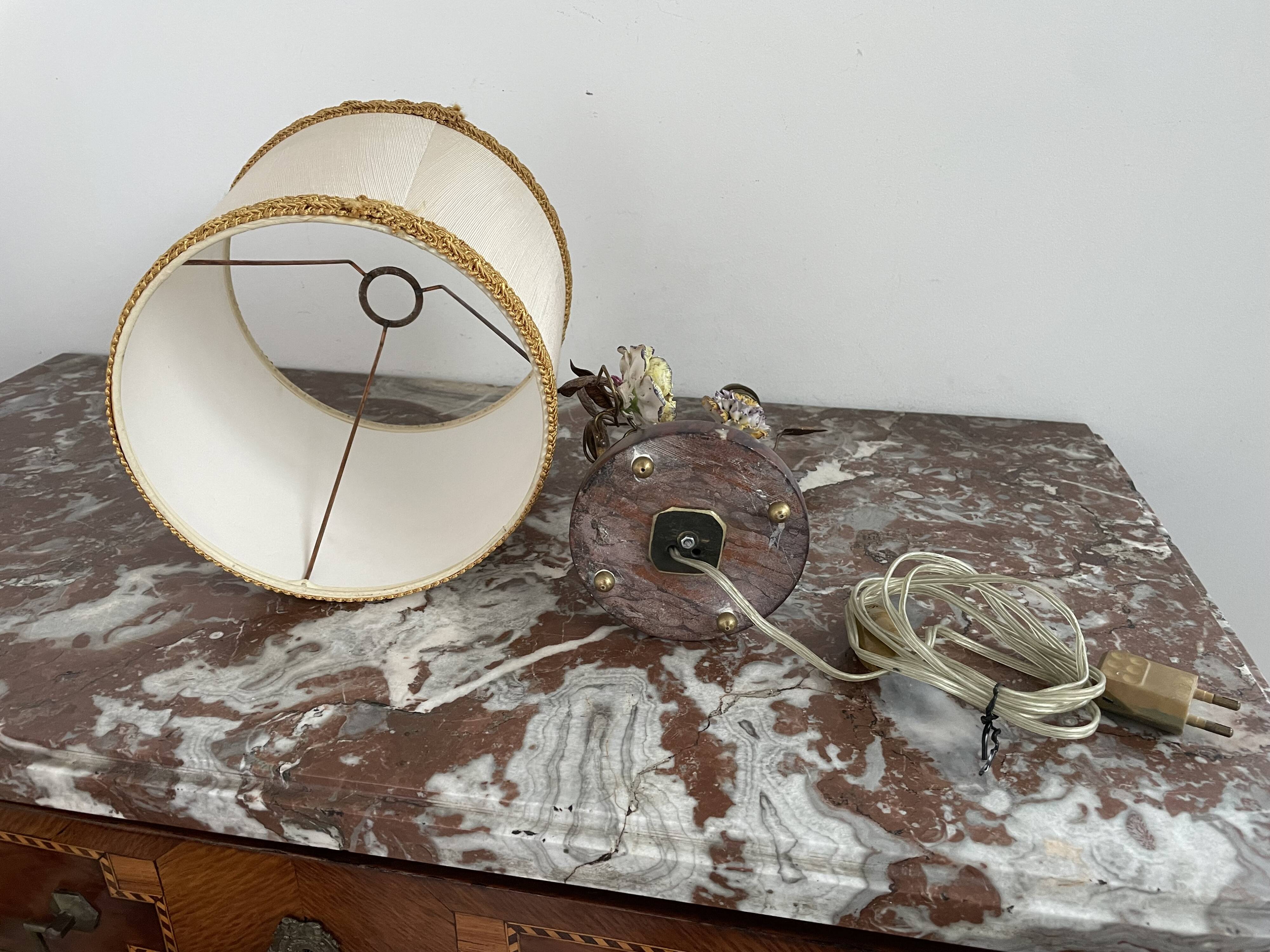 Lamp, Capodimonte, porcelain flowers, polychrome, brass leaves, cherry marble base, lampshade