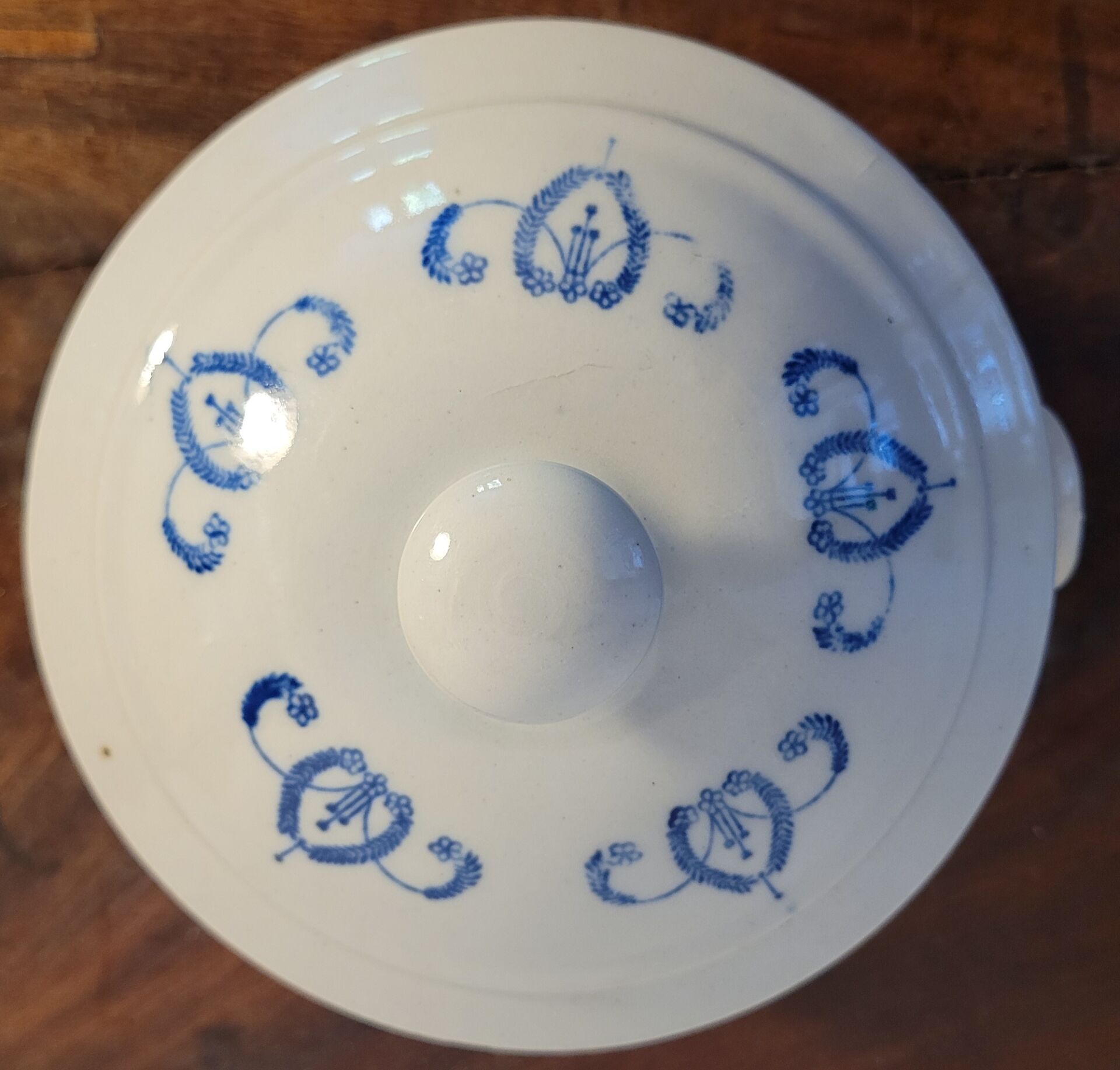 Bouillon/soup tureen/vegetable dish St Uze (ironstone) late 19th century