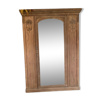 Linen wardrobe