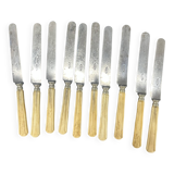 10 couteau en os sculpté et lame en acier