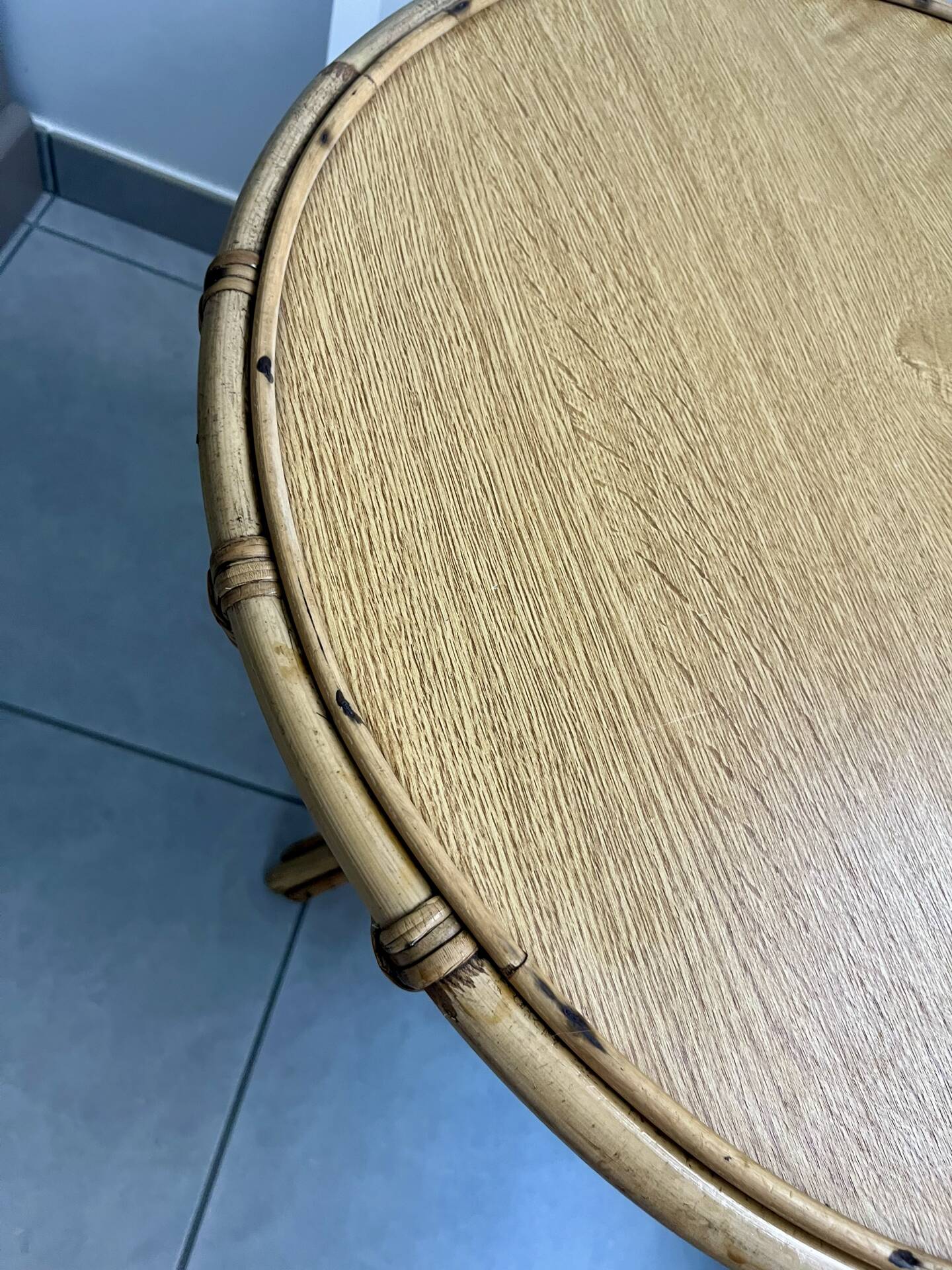 Table basse ronde rotin années 60