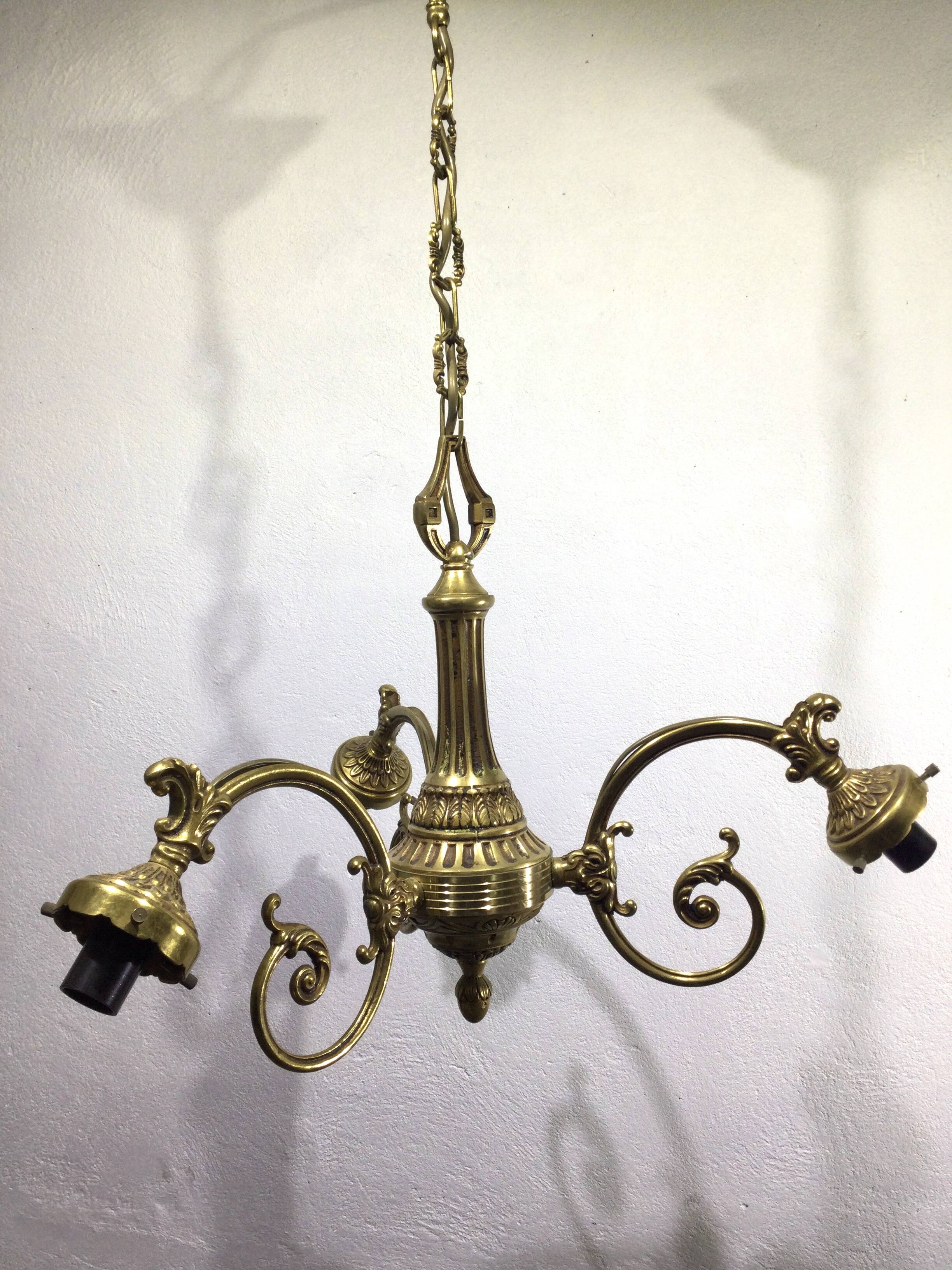 3-light chandelier in bronze and glass tulips