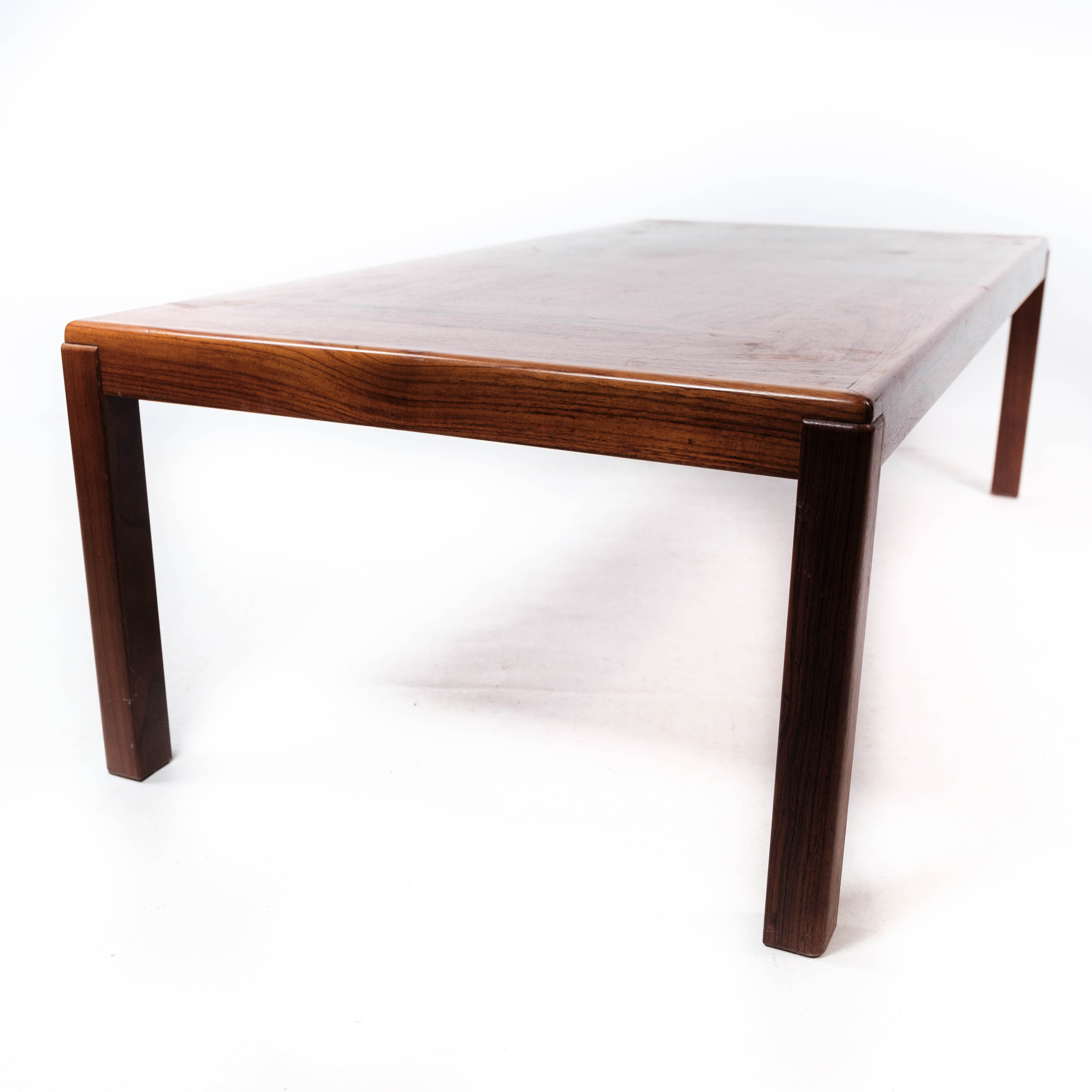 Coffee table in rosewood of Danish design manufactured by Vejle Furniture in the 1960s