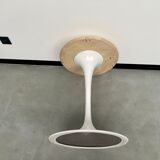 Florence Knoll round table, marble top and tulip base, circa 1960, Eero Saarinen