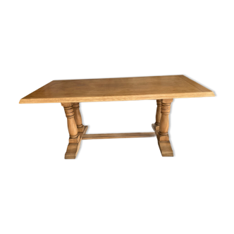 Massif wood table