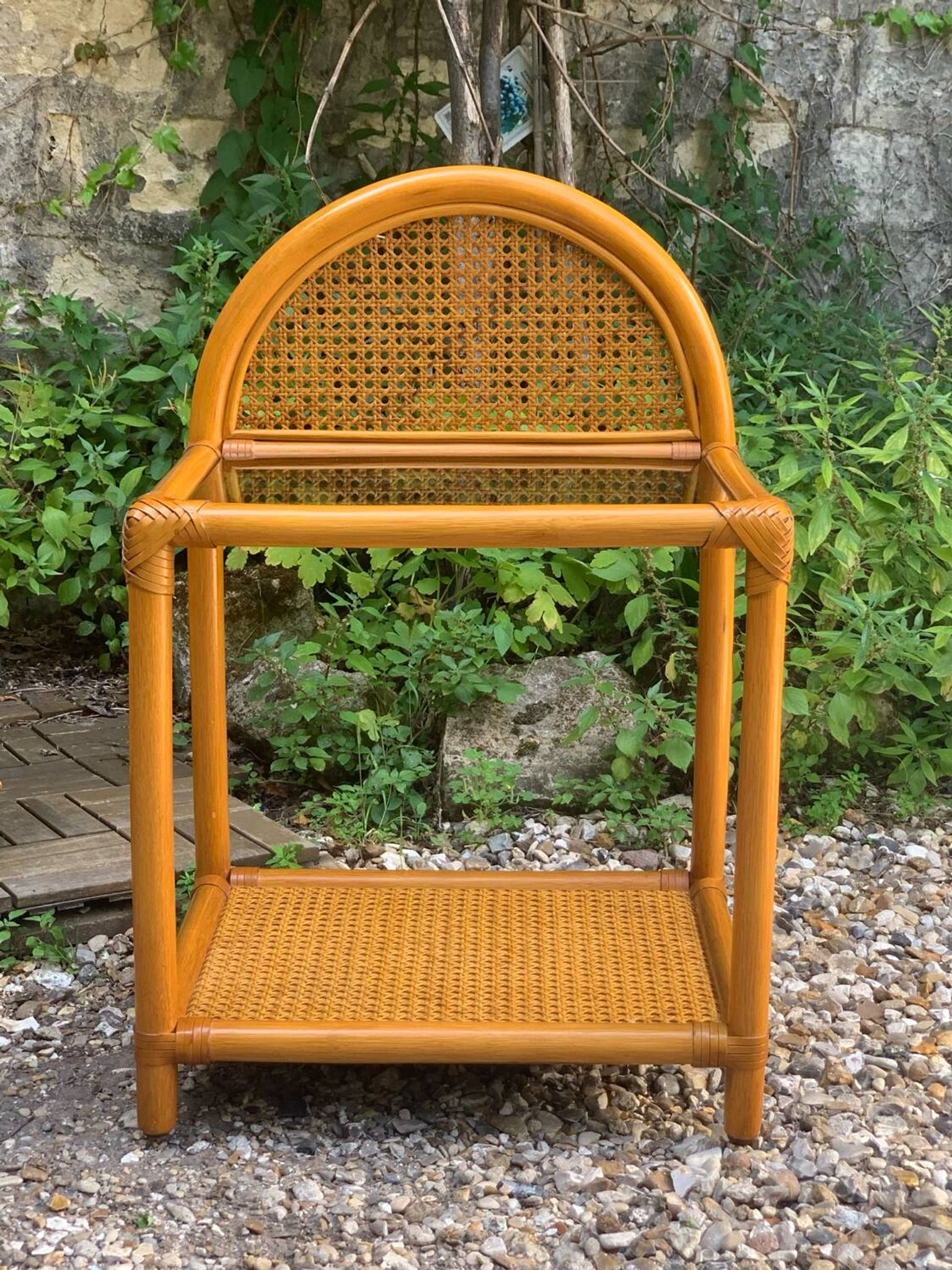 Dresser and its bedside table in rattan caning and vintage oak from the 1970s.