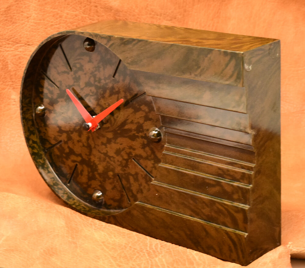 Bakelite clock