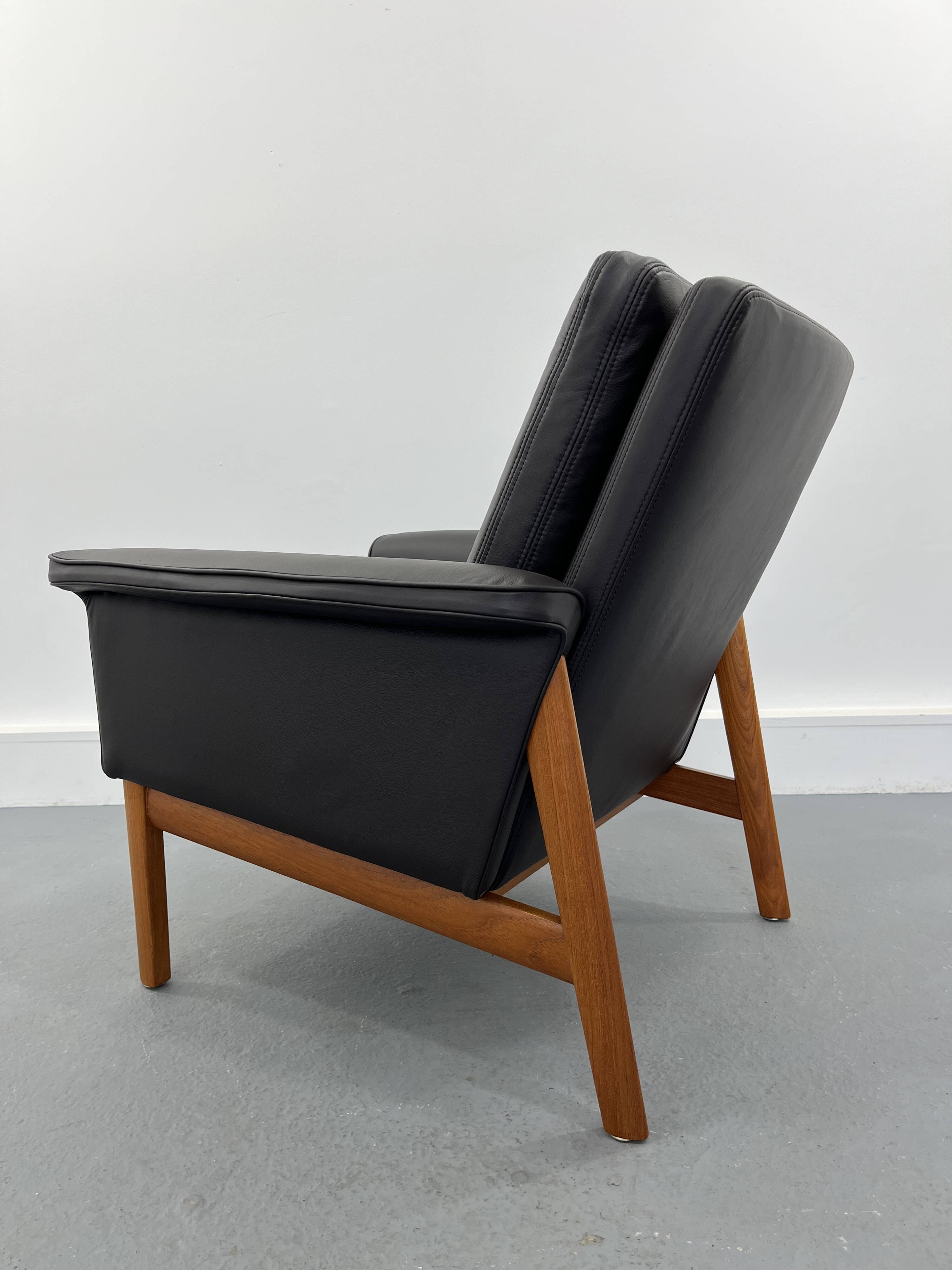 Chair model 218 by Finn Juhl Jupiter for France & Søn France and Daverkosen Denmark 1965