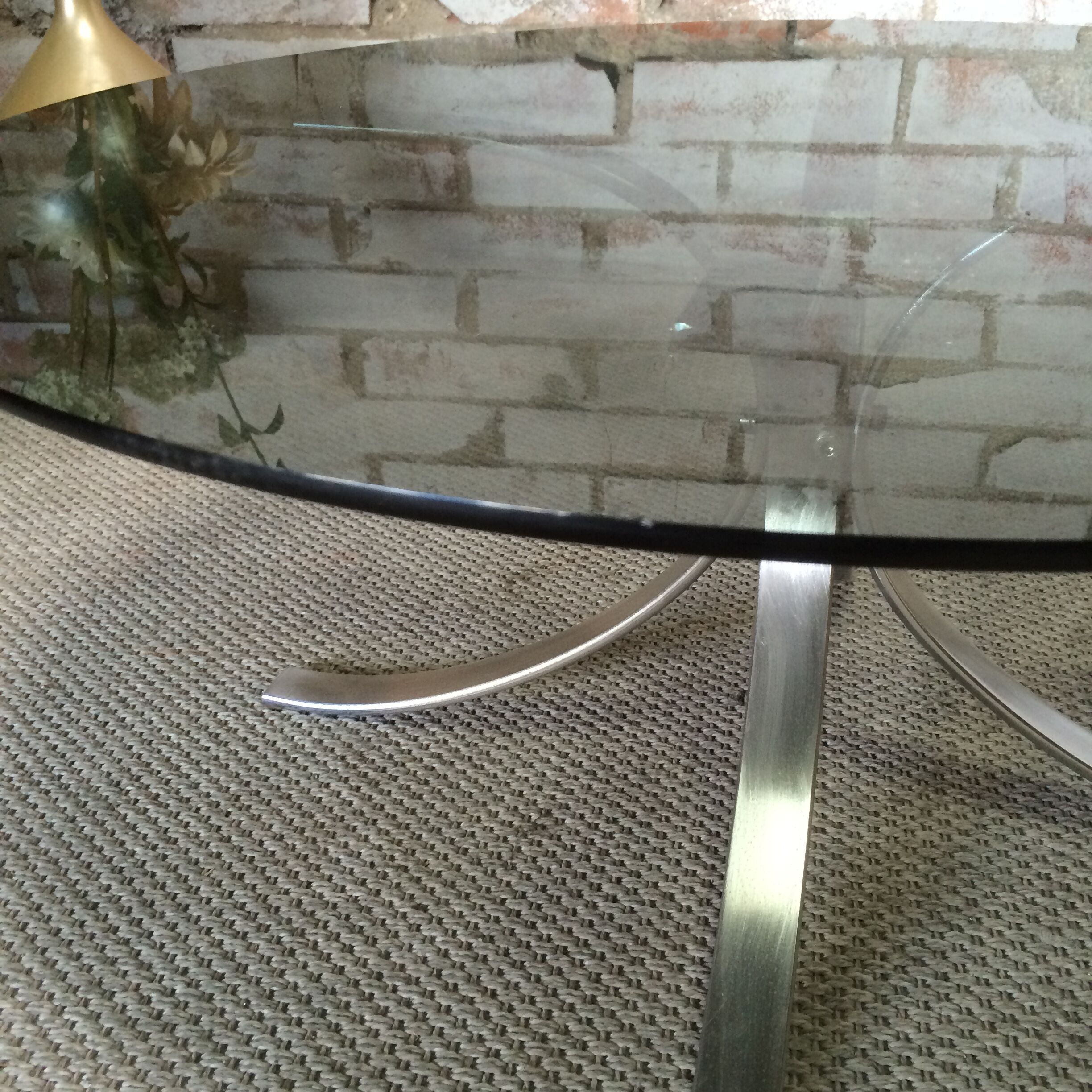 Round coffee table