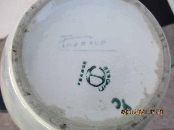 Vase porcelaine emaillee decor feuillage Art Deco, Camille Tharaud Limoges France