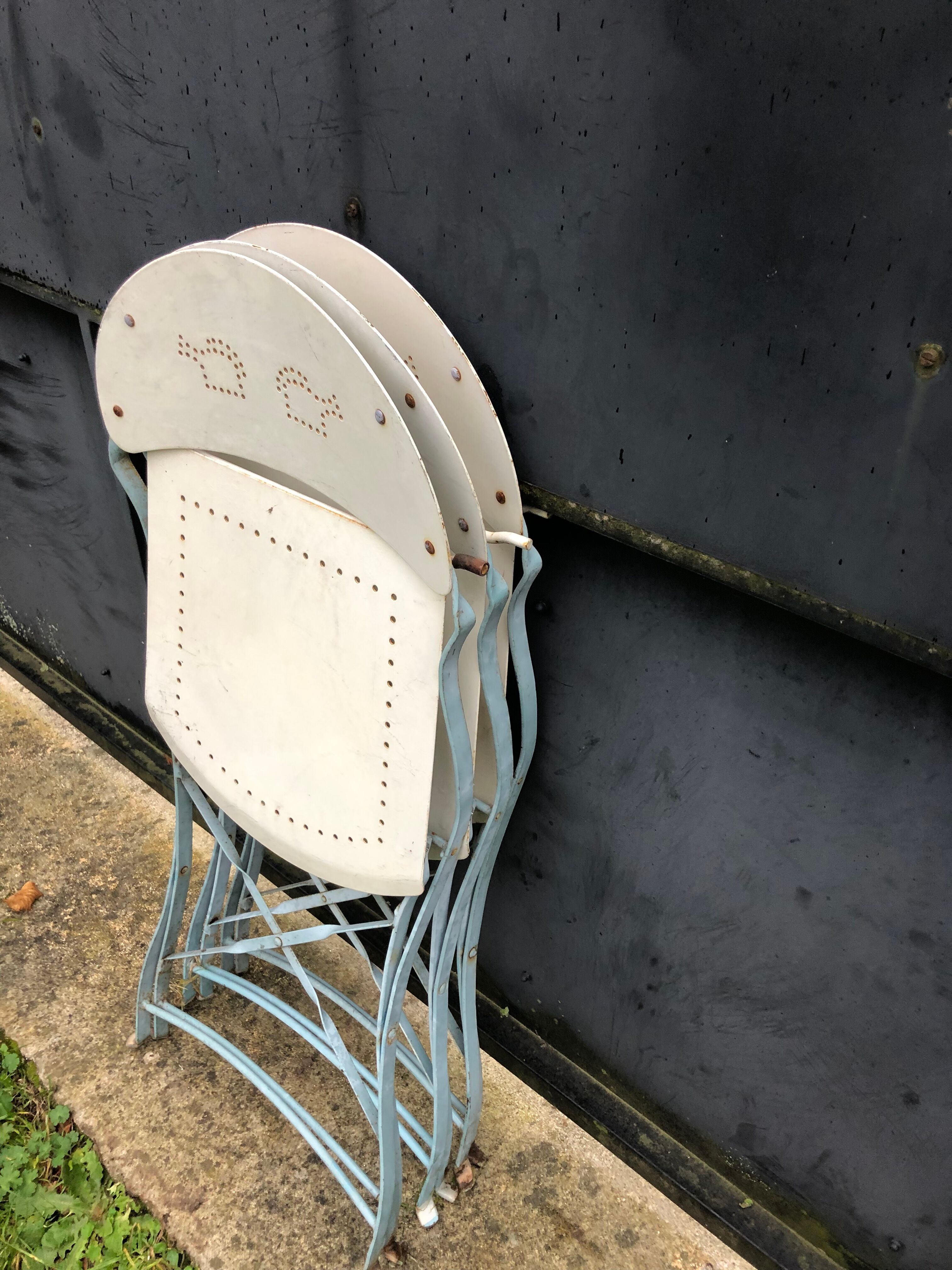 Metal folding garden chairs