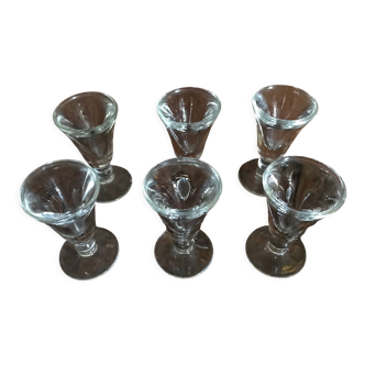 Liquor glasses with tray