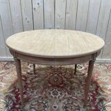 Table de salle à manger Louis XVI en merisier et deux allonges