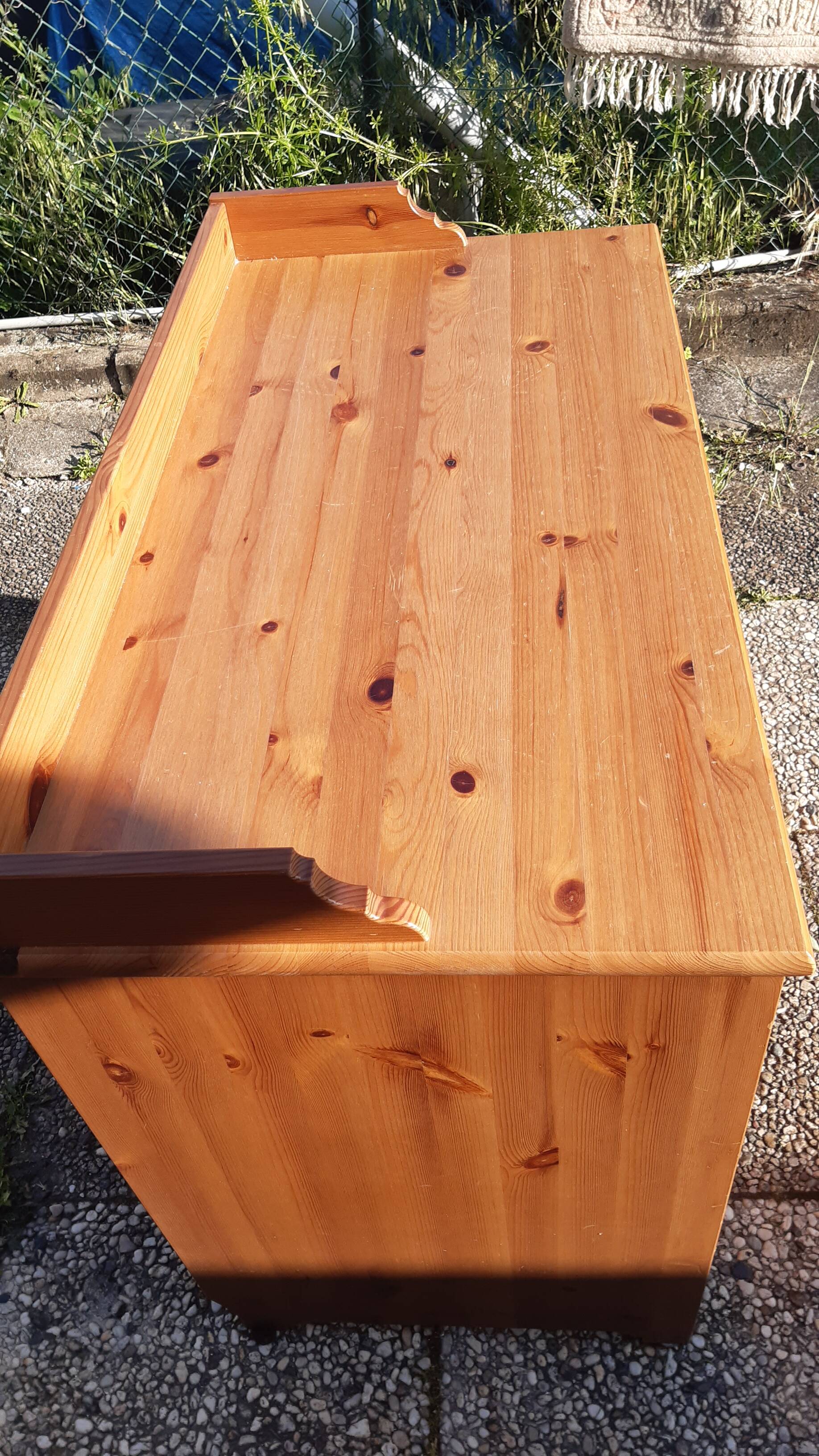 Commode 4 tiroirs  style scandinave en pin doré