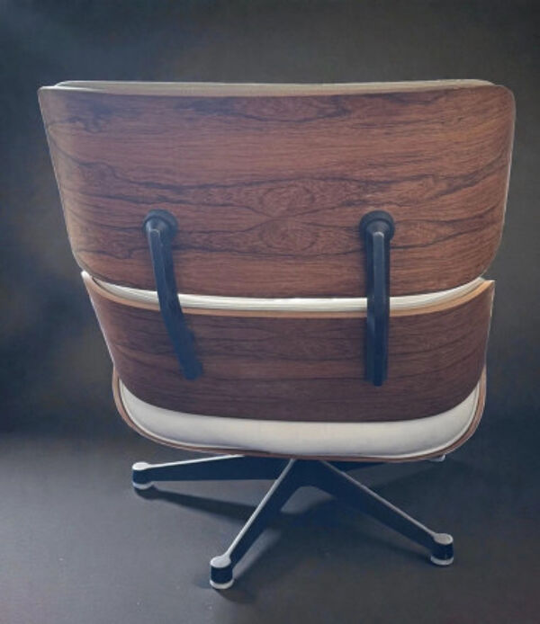 Charles et Ray Eames & Mobilier International - Lounge Chair cuir blanc et palissandre