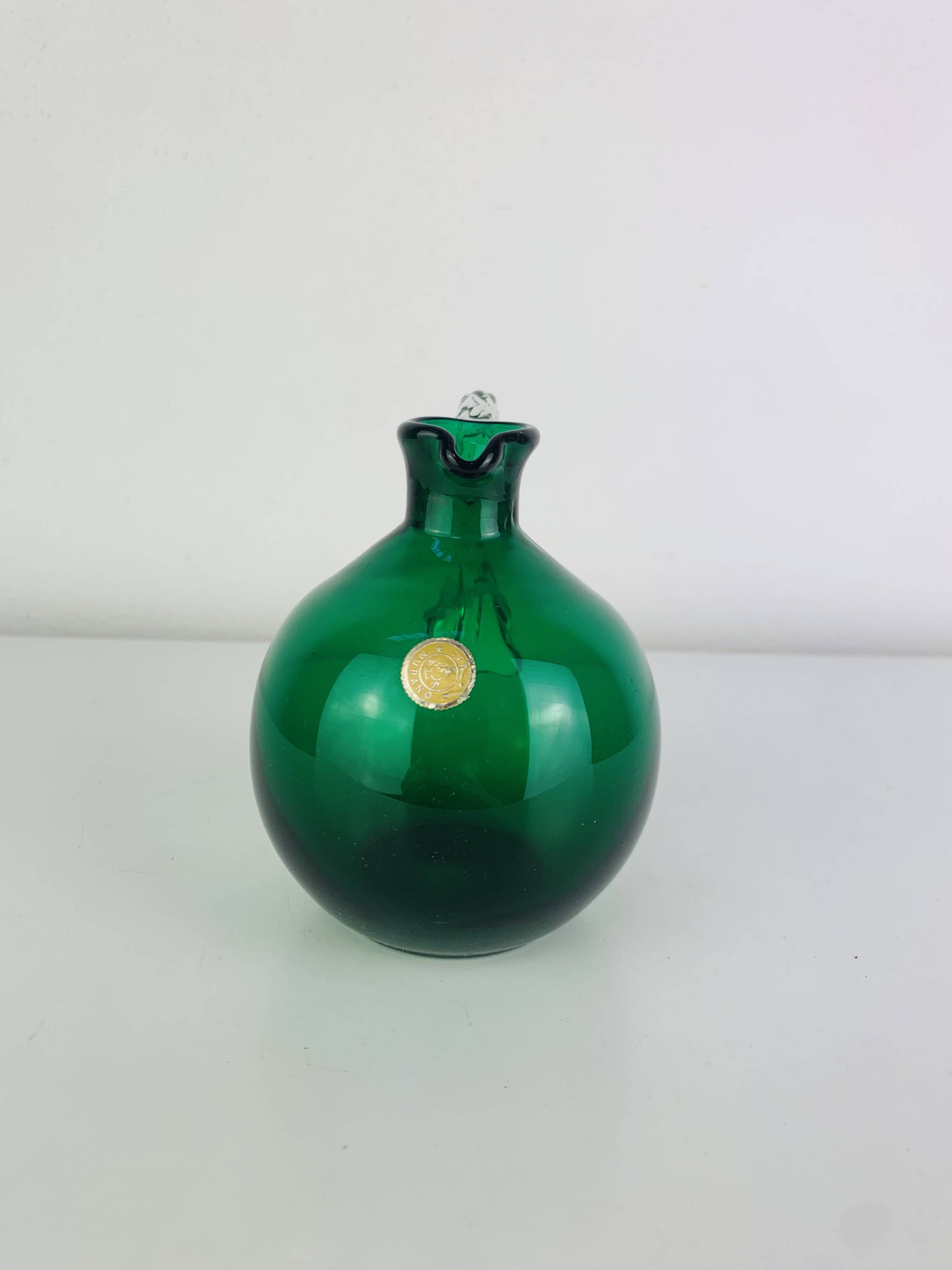 Vase rond verre de Murano vert, anse torsadée, vintage