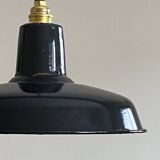 Suspension antique lampshade in black enamelled sheet metal.