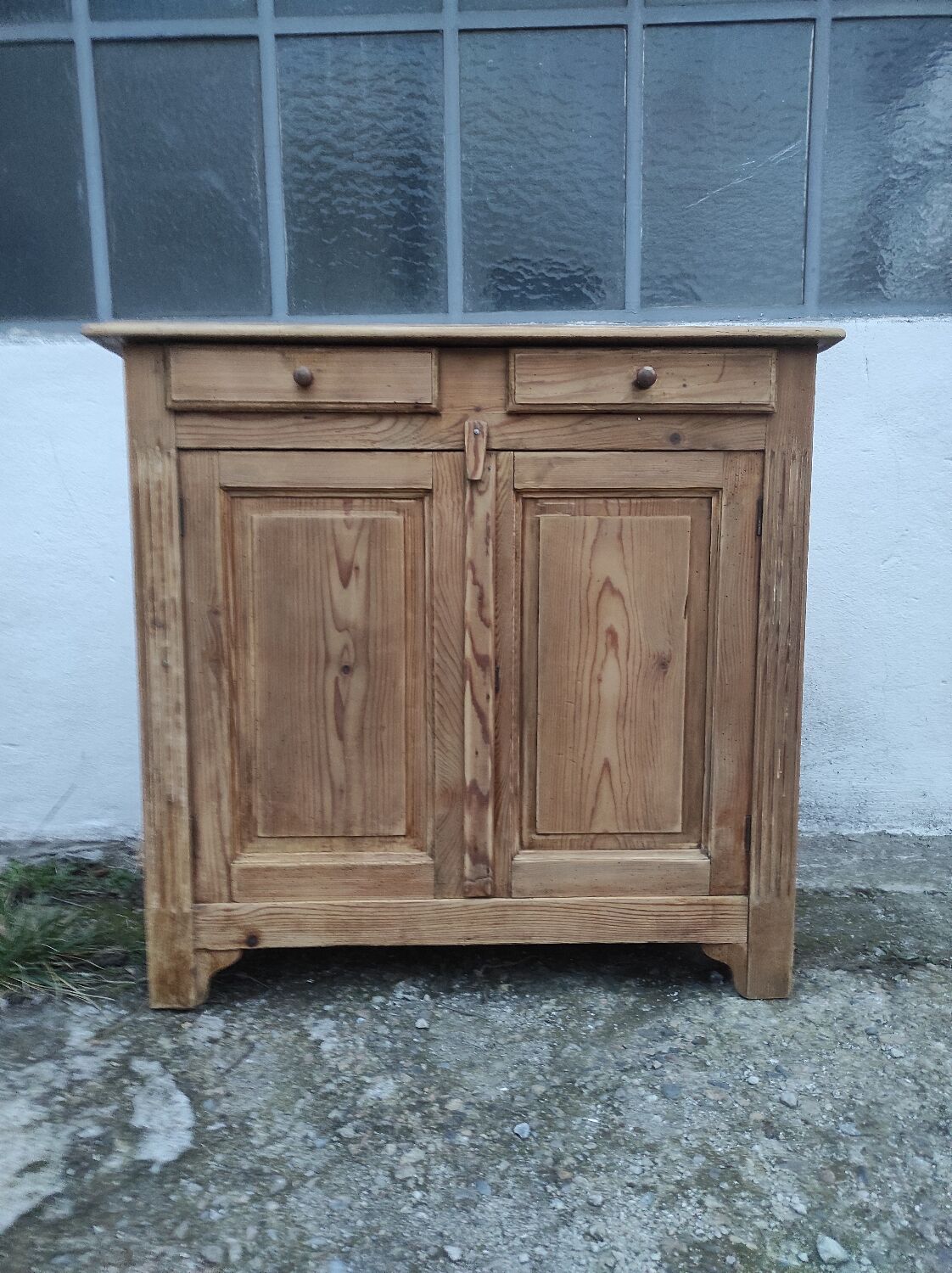 Buffet parisien en sapin brut vintage