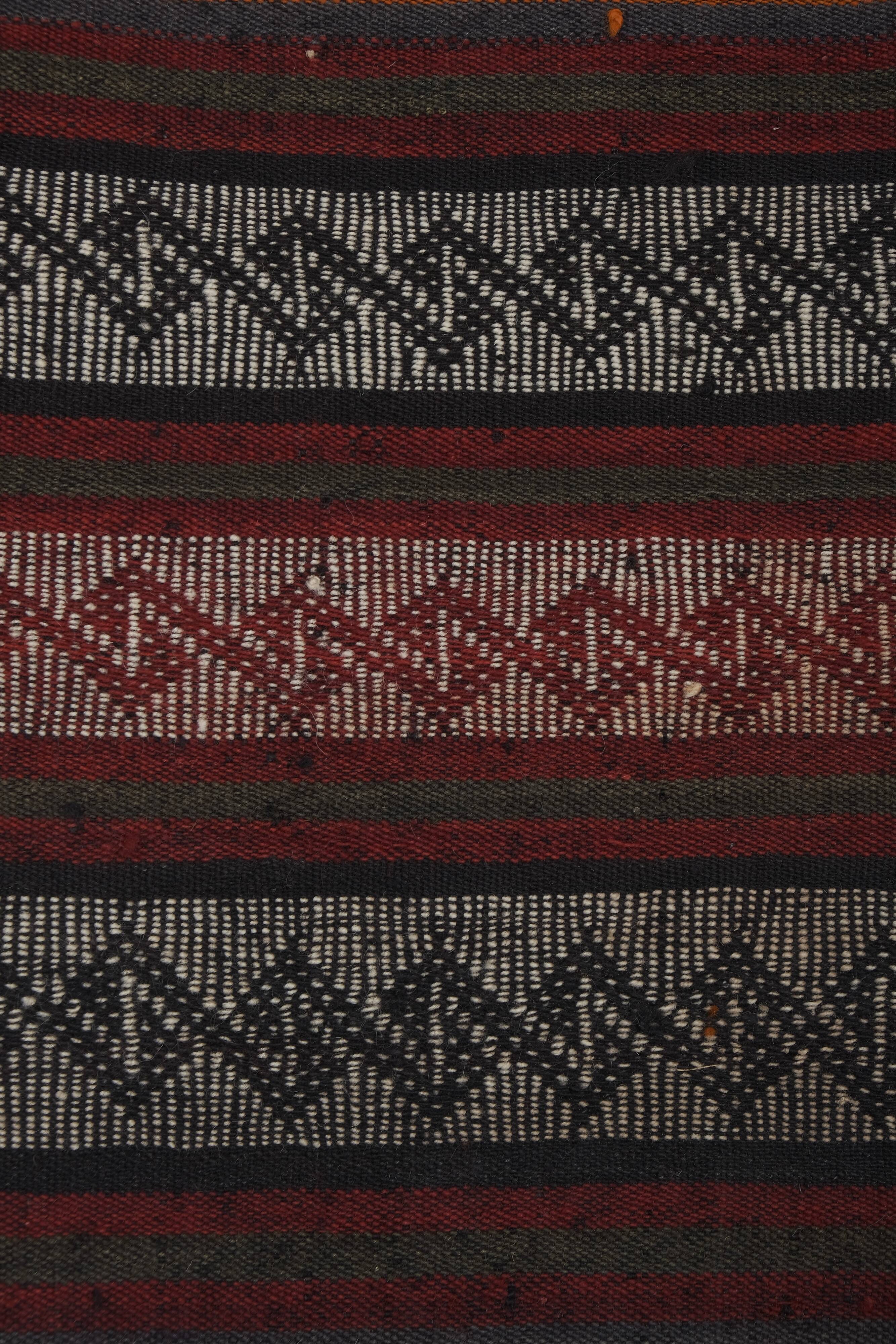 Vintage Turkish rug from Oushak, hand-woven 131x395 cm