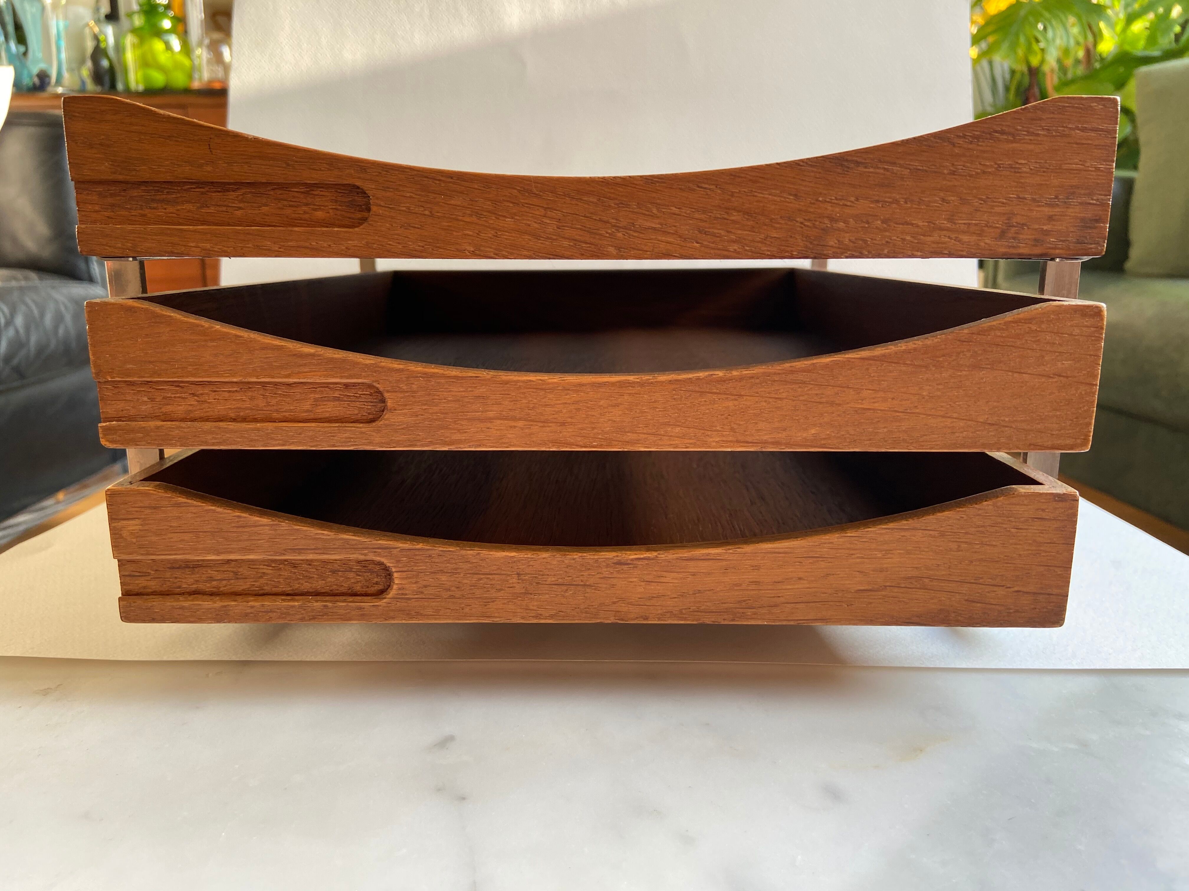 Scandinavian wooden range-mail