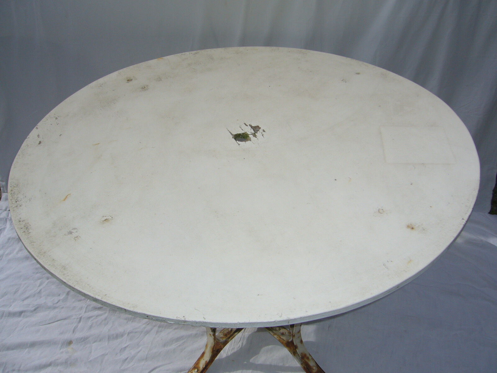 Old style garden table eiffel