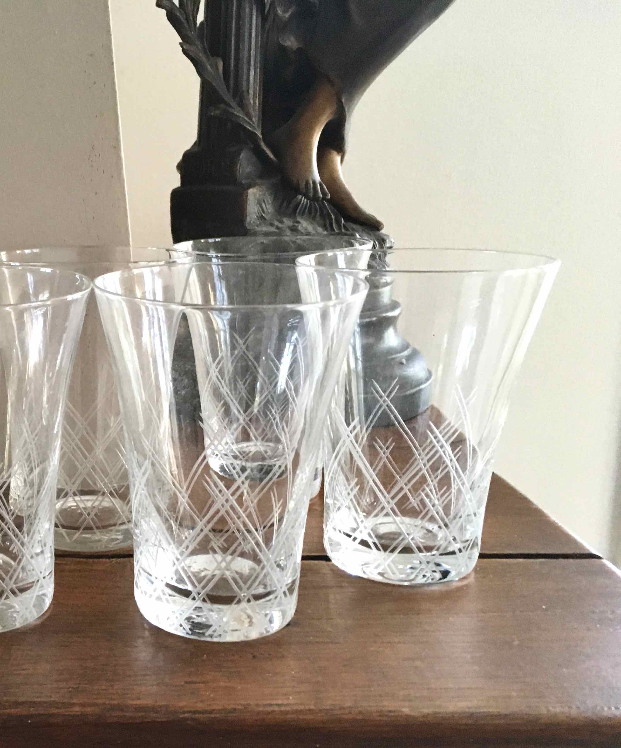 Set 8 water glasses or engraved crystal wine