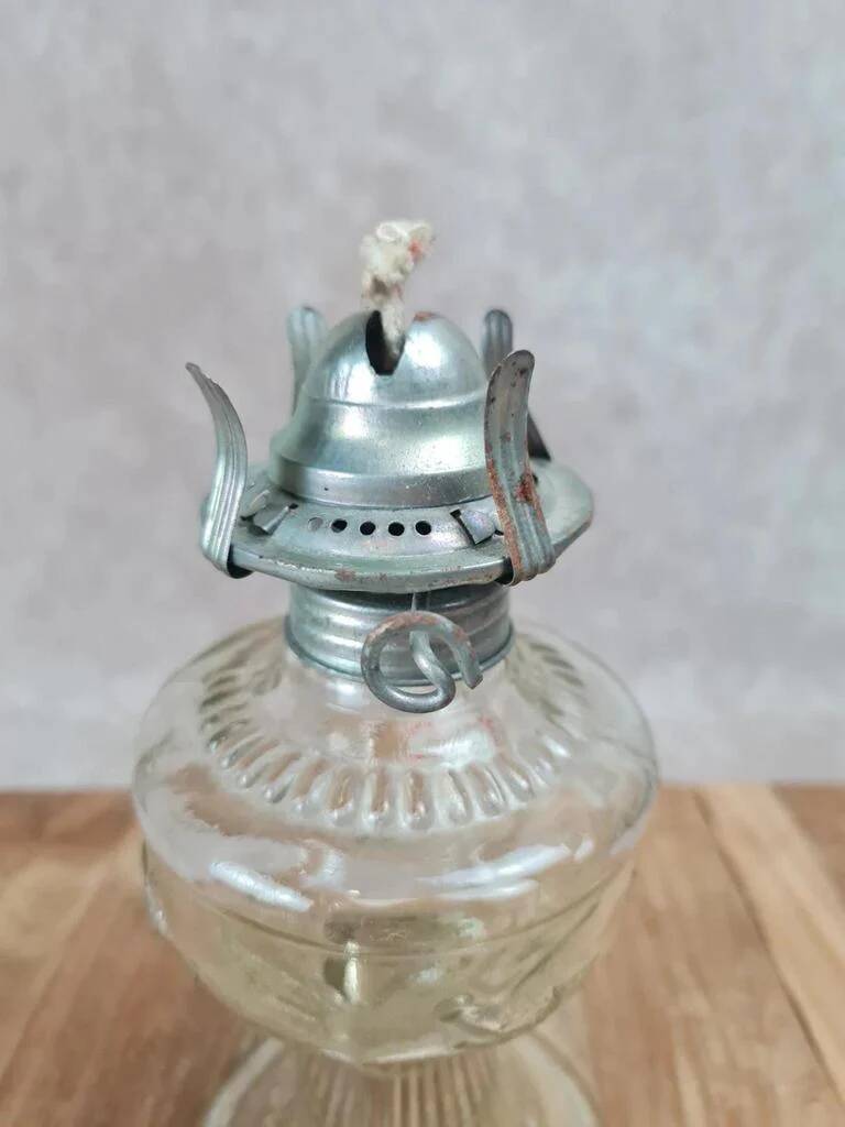 Antique glass oil lamp, dove decoration, An Qing China