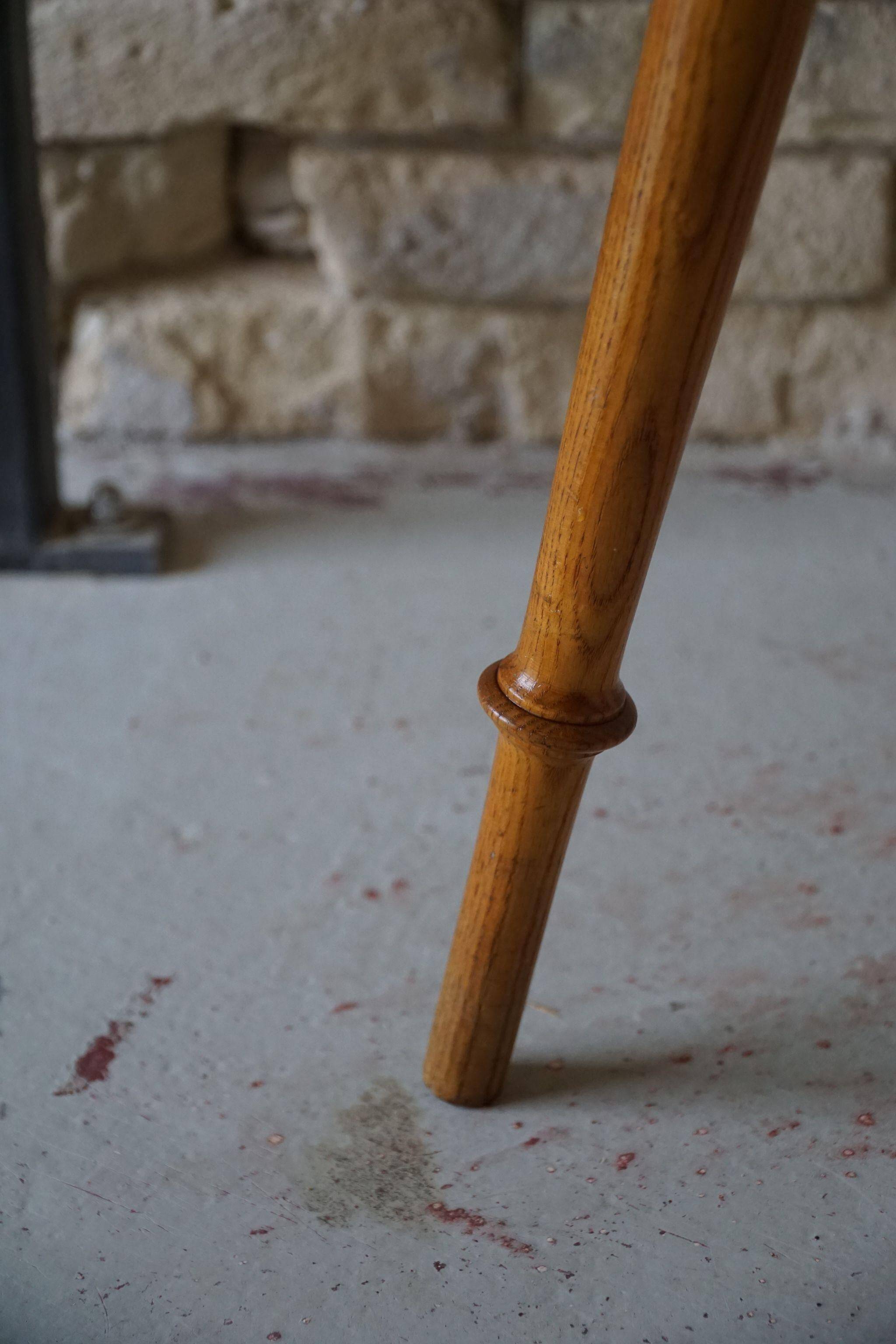 High tripod stool in solid pine, by a Danish cabinetmaker, mid-century, around 1960.