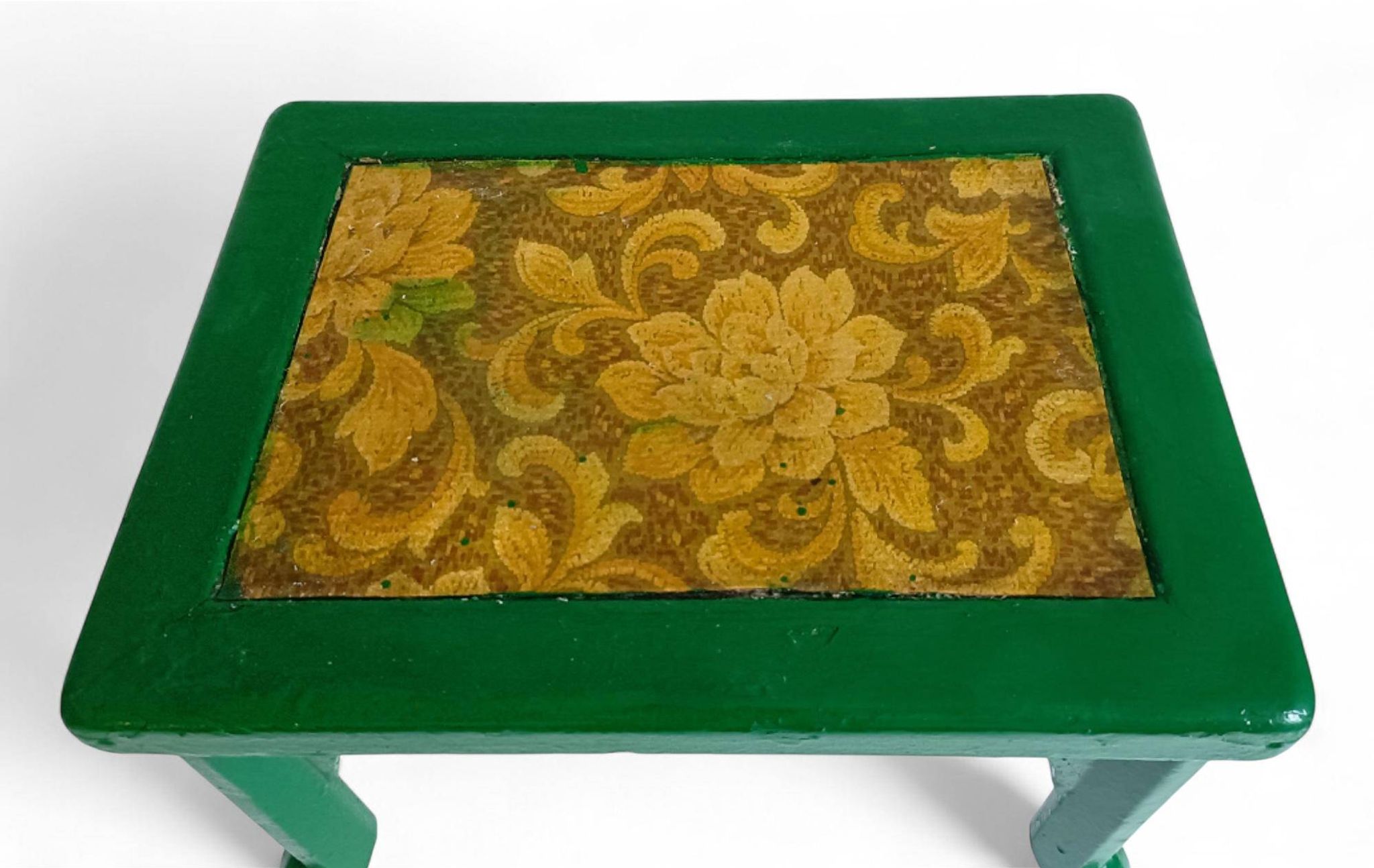 Table d'appoint peinte antique avec dessus floral vintage, style bohème