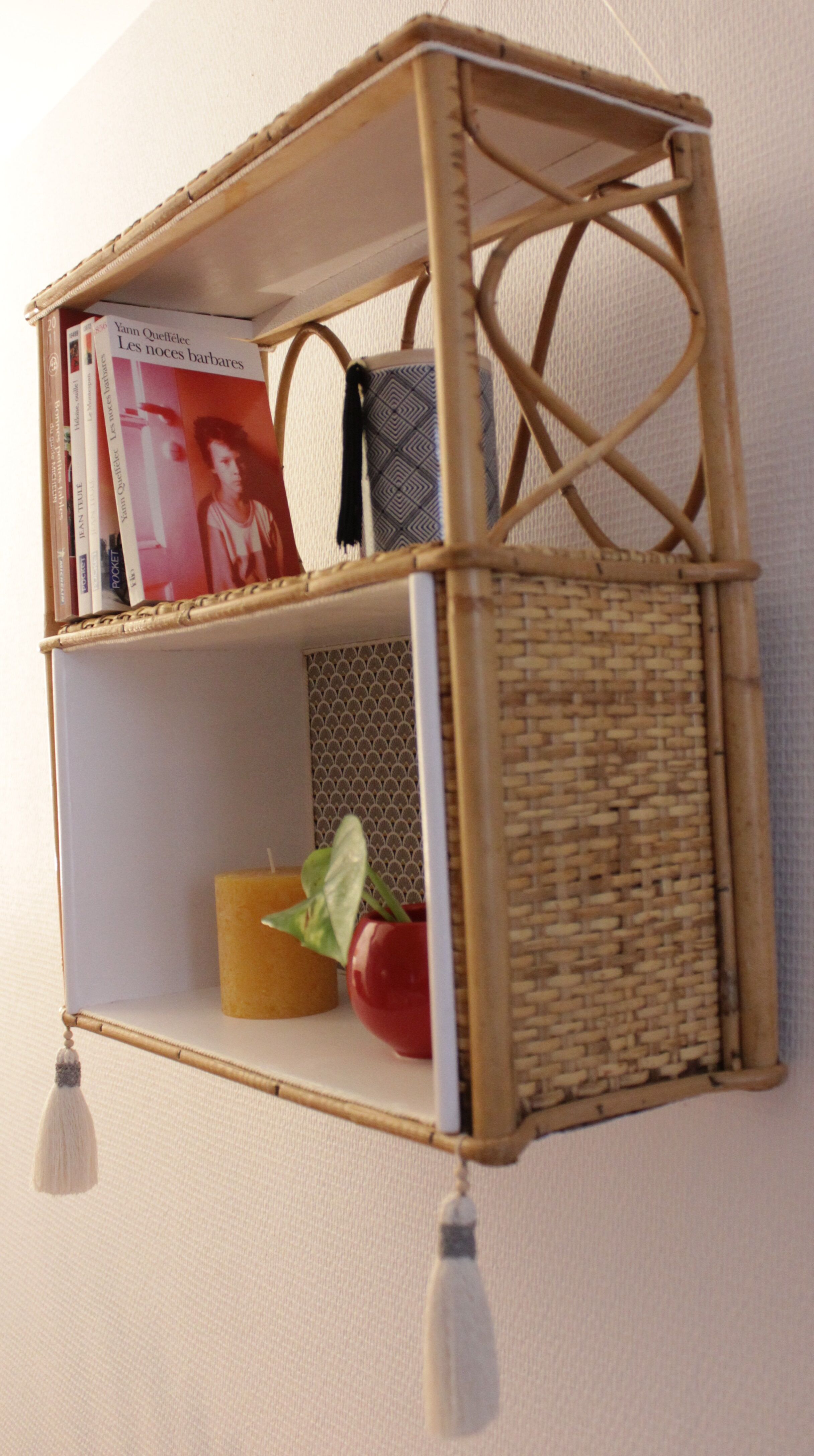 Rattan and bamboo shelf Years 60-70 revamped