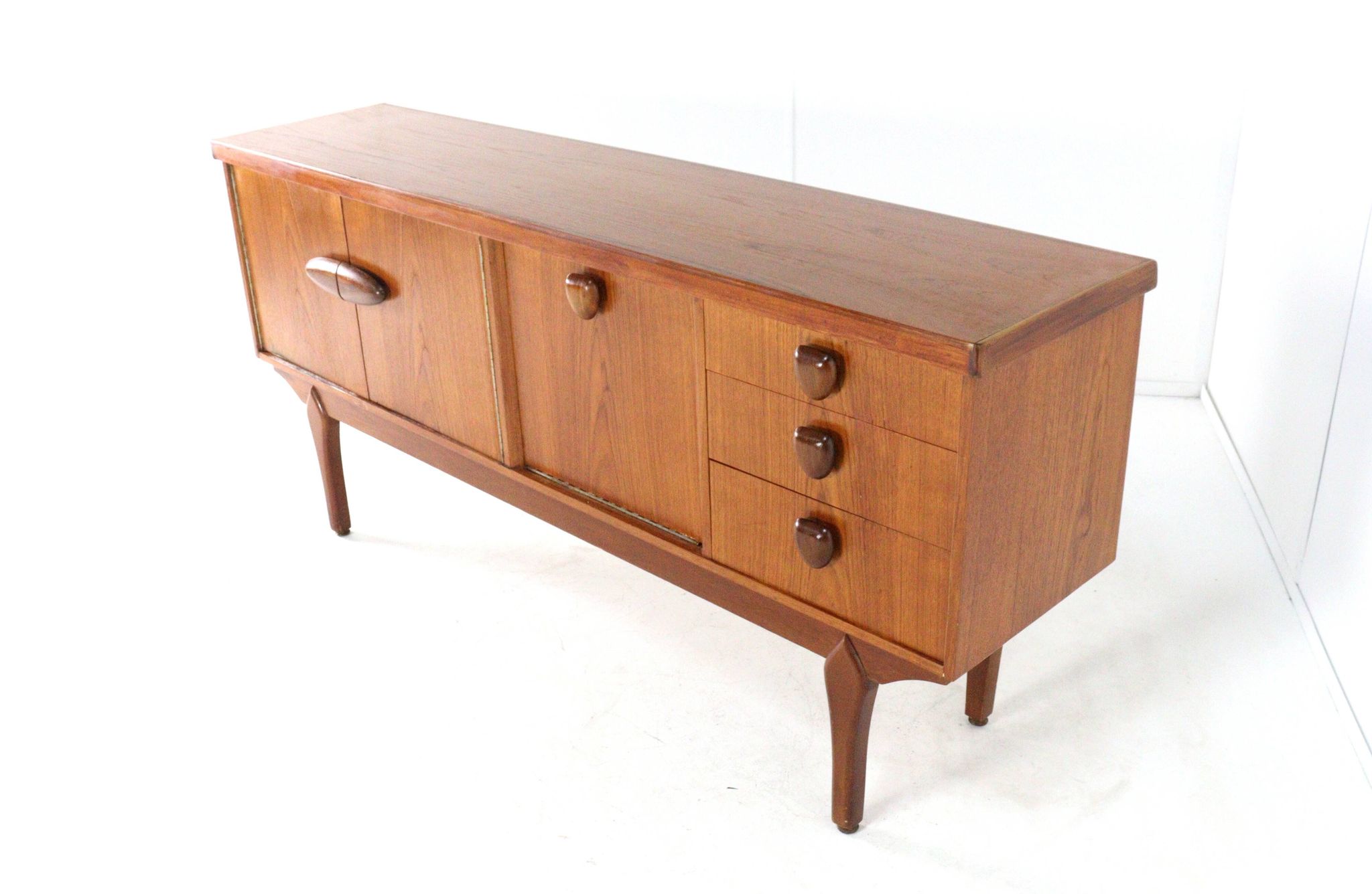 Buffet Jentique 'Oxspring' | 168,5 cm - design moderne du milieu du siècle