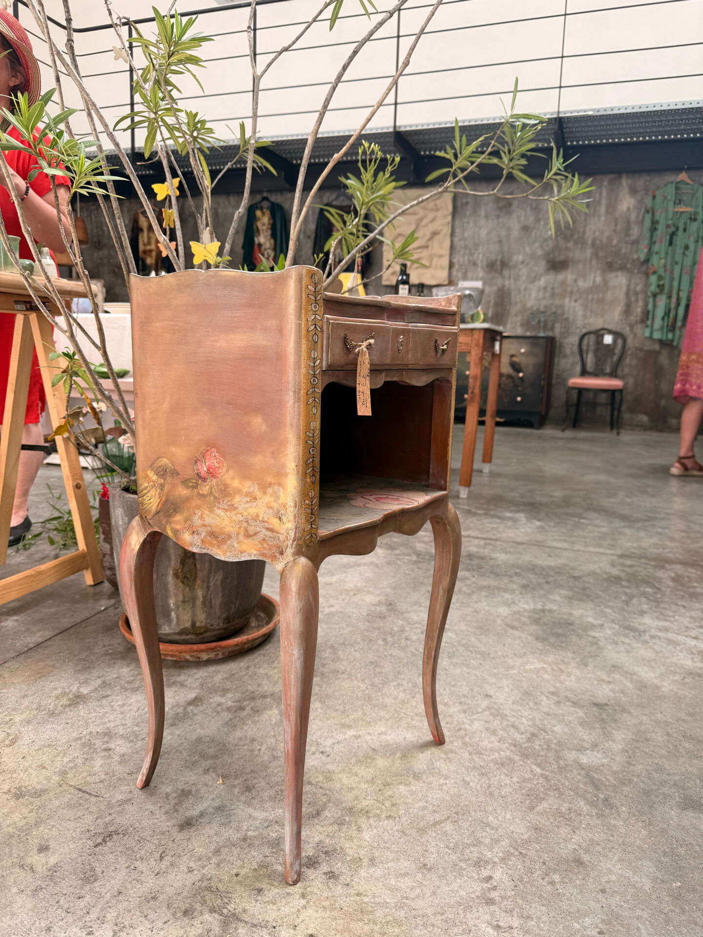 Table de chevet style Louis XV
