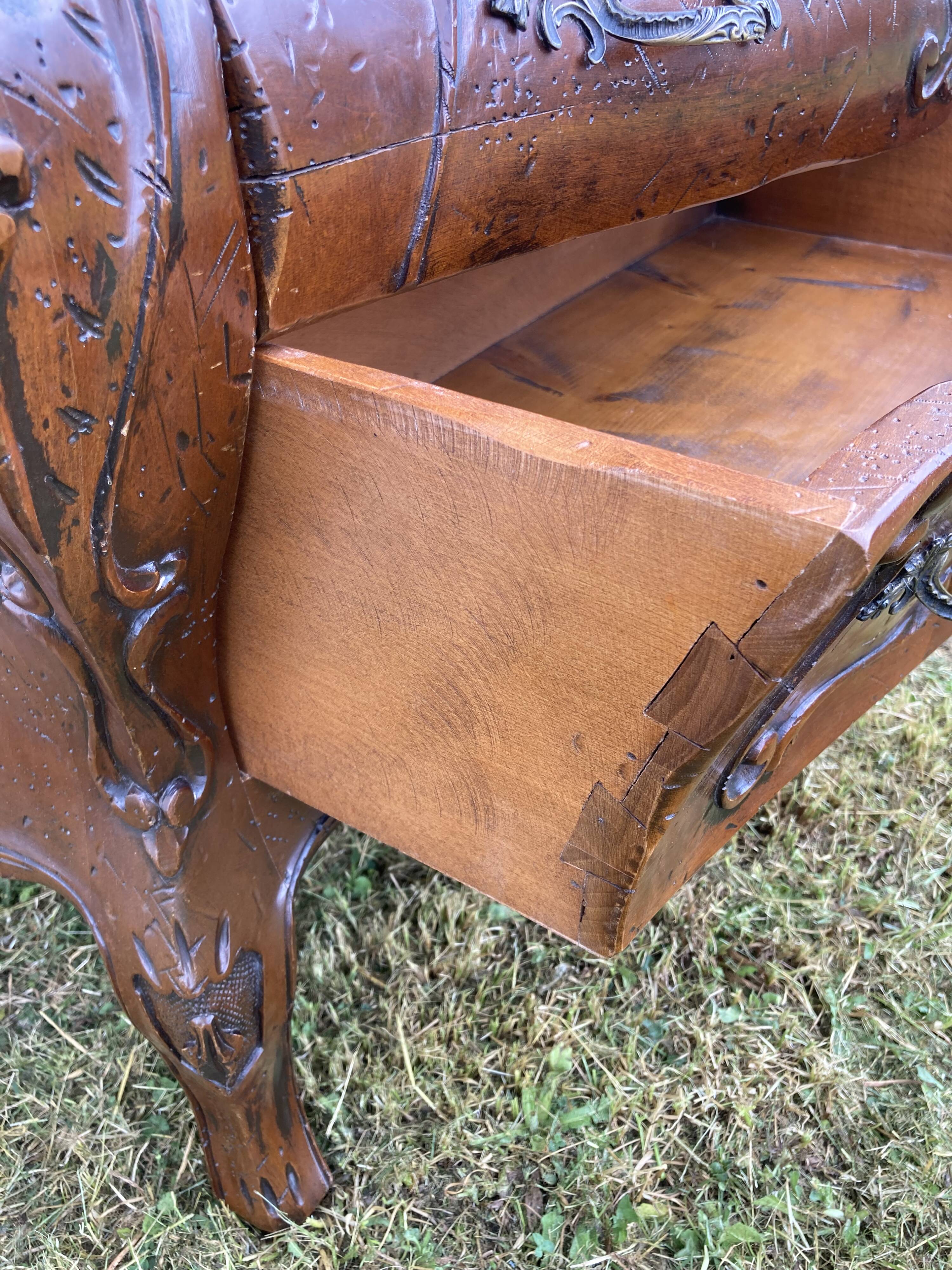 Louis XV style chest of drawers with four drawers