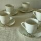 Coffee cups in porcelain decorated with a barb.