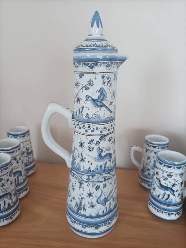 Carafe and cup service