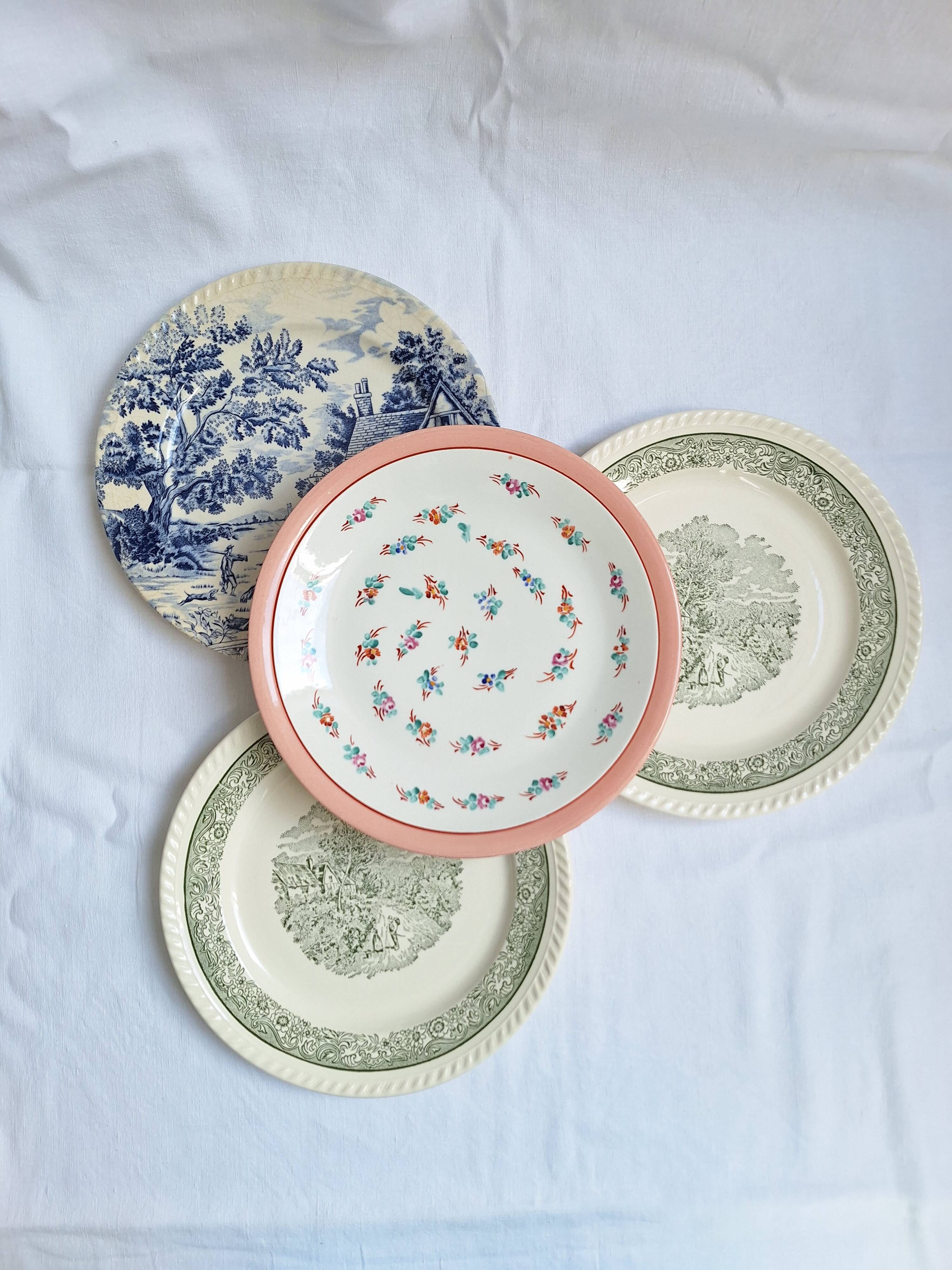 Vintage flat plates green blue pink