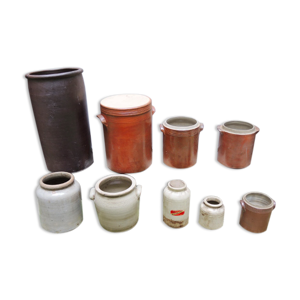 Collection d’anciens pots en grès à saloir à graisse et à moutarde