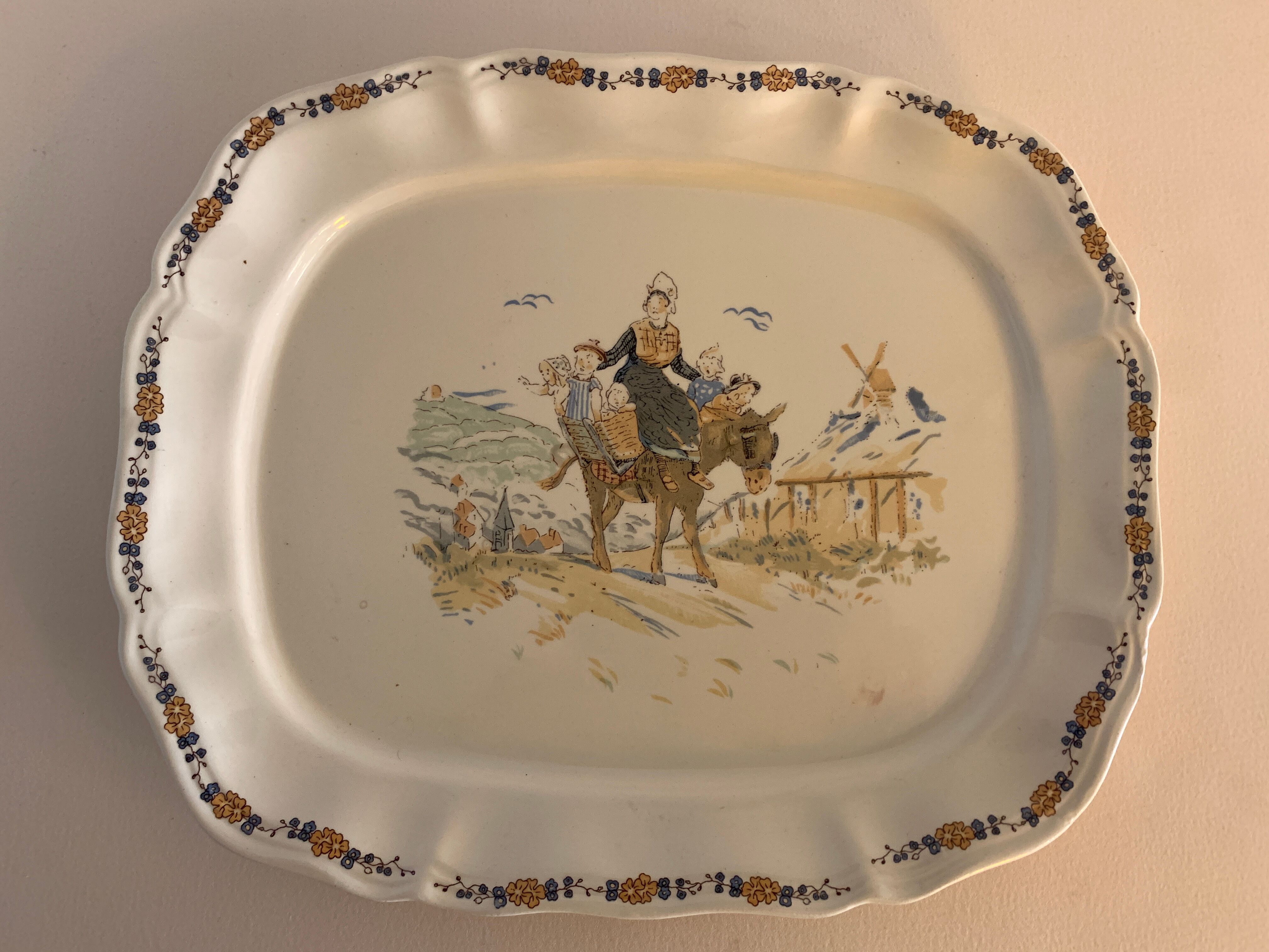 8 dessert plates and service dish Sarreguemines Les Enfants Richard